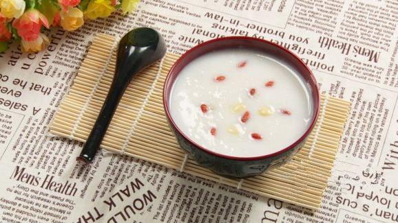 夏季养胃，要少吃油炸、辛辣食物，多吃苹果、香蕉等6种水果