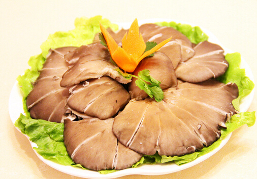 平菇炒肉片怎么做好吃？平菇的功效