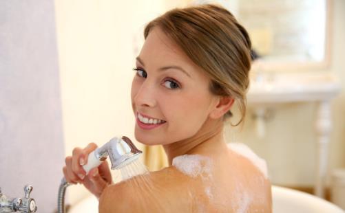 洗澡太勤皮肤受不了 夏天洗澡有些事刚做完不要洗澡