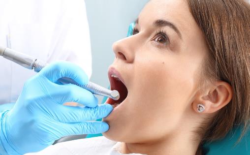 为了美白反而伤害牙齿?洗牙不是你想得那样!